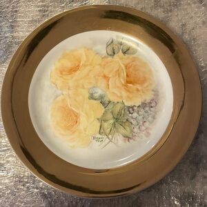 Beautiful Vintage Hand-Painted Plate Yellow Roses Artist Signed Gold Edge 11.25"